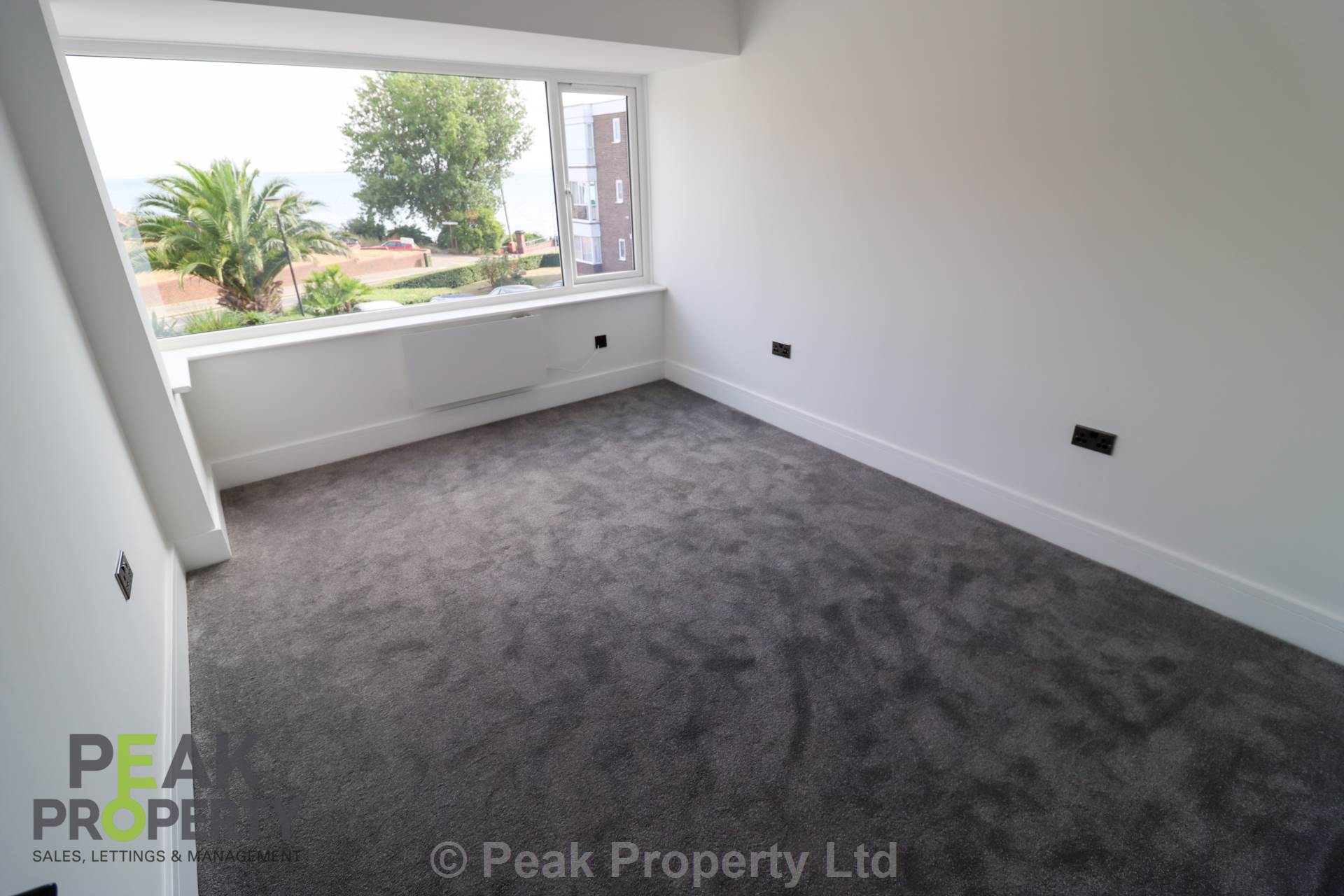 Additional Property Image 2 bedroom Apartment to rent in Westcliff On Sea 4