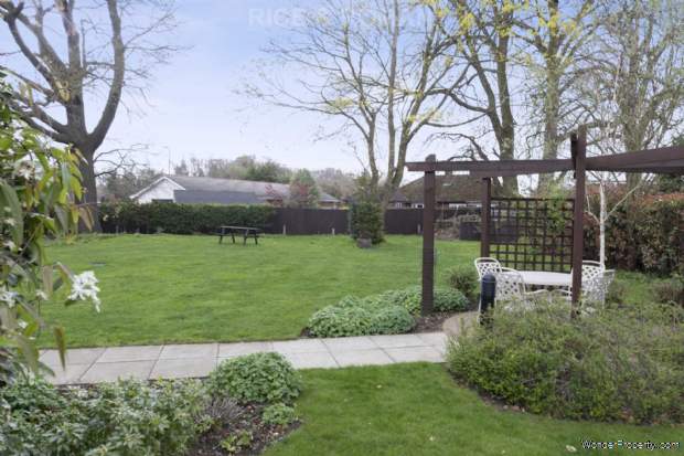 Additional Property Image 1 bedroom Retirement Property for sale in West Byfleet 8
