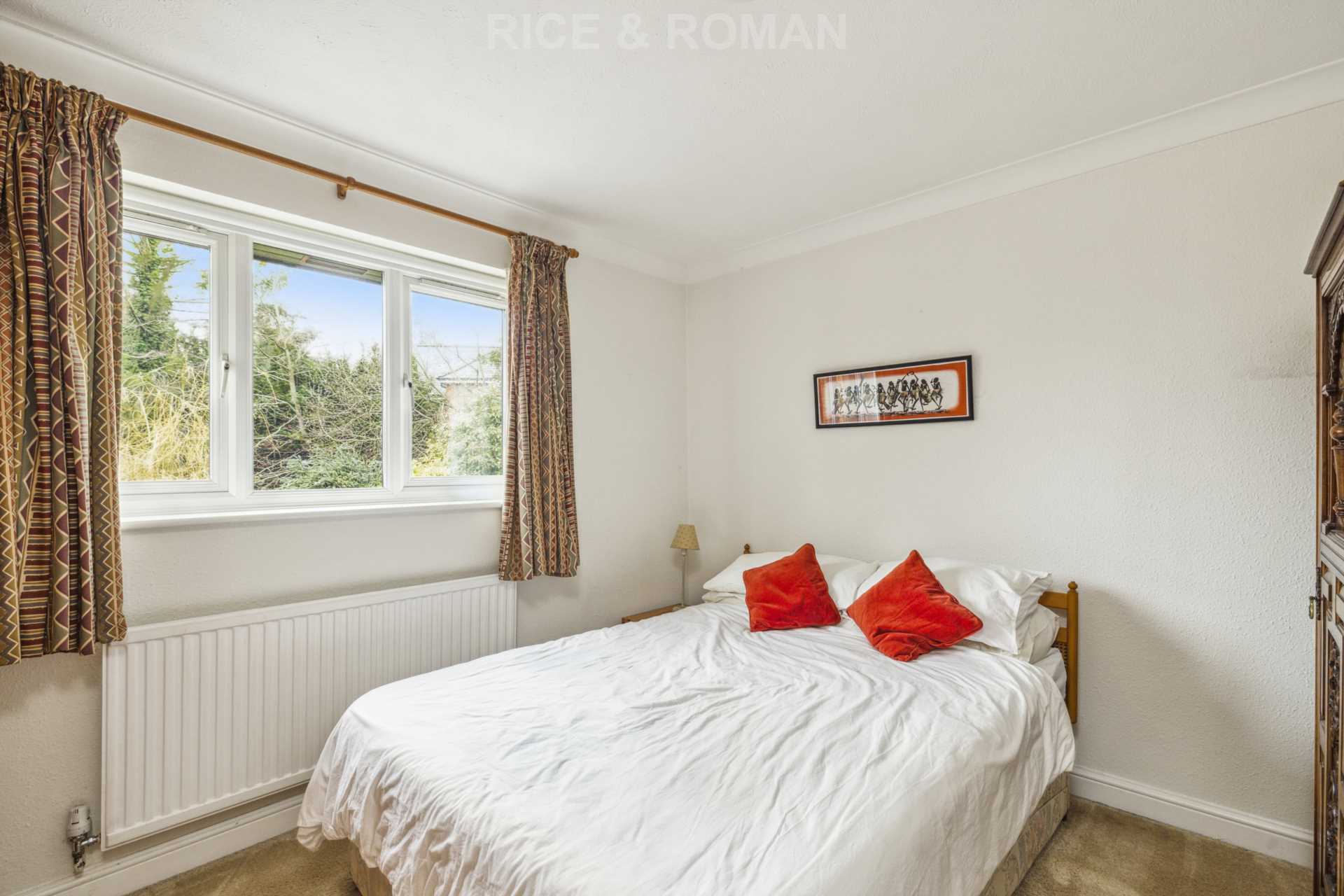 Additional Property Image 5 bedroom Bungalow for sale in Ascot 10