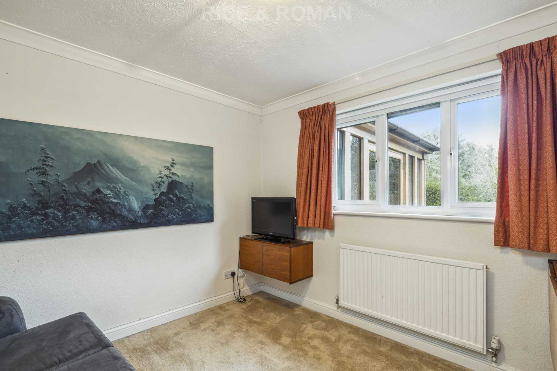 Additional Property Image 5 bedroom Bungalow for sale in Ascot 12