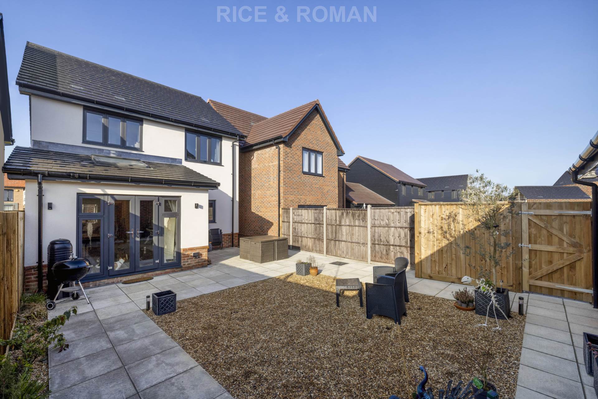 Additional Property Image 4 bedroom Detached for sale in Crowthorne 7