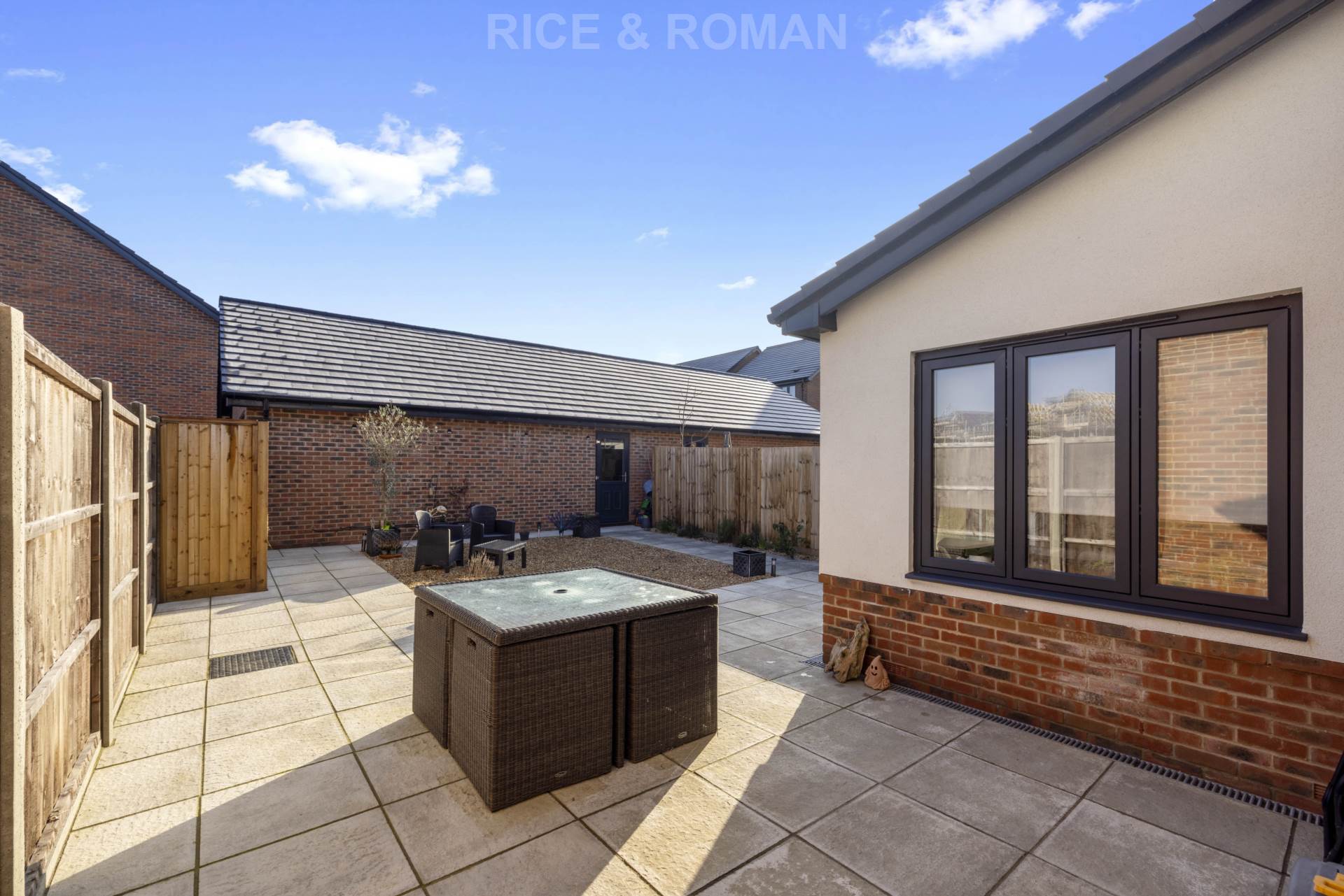 Additional Property Image 4 bedroom Detached for sale in Crowthorne 9