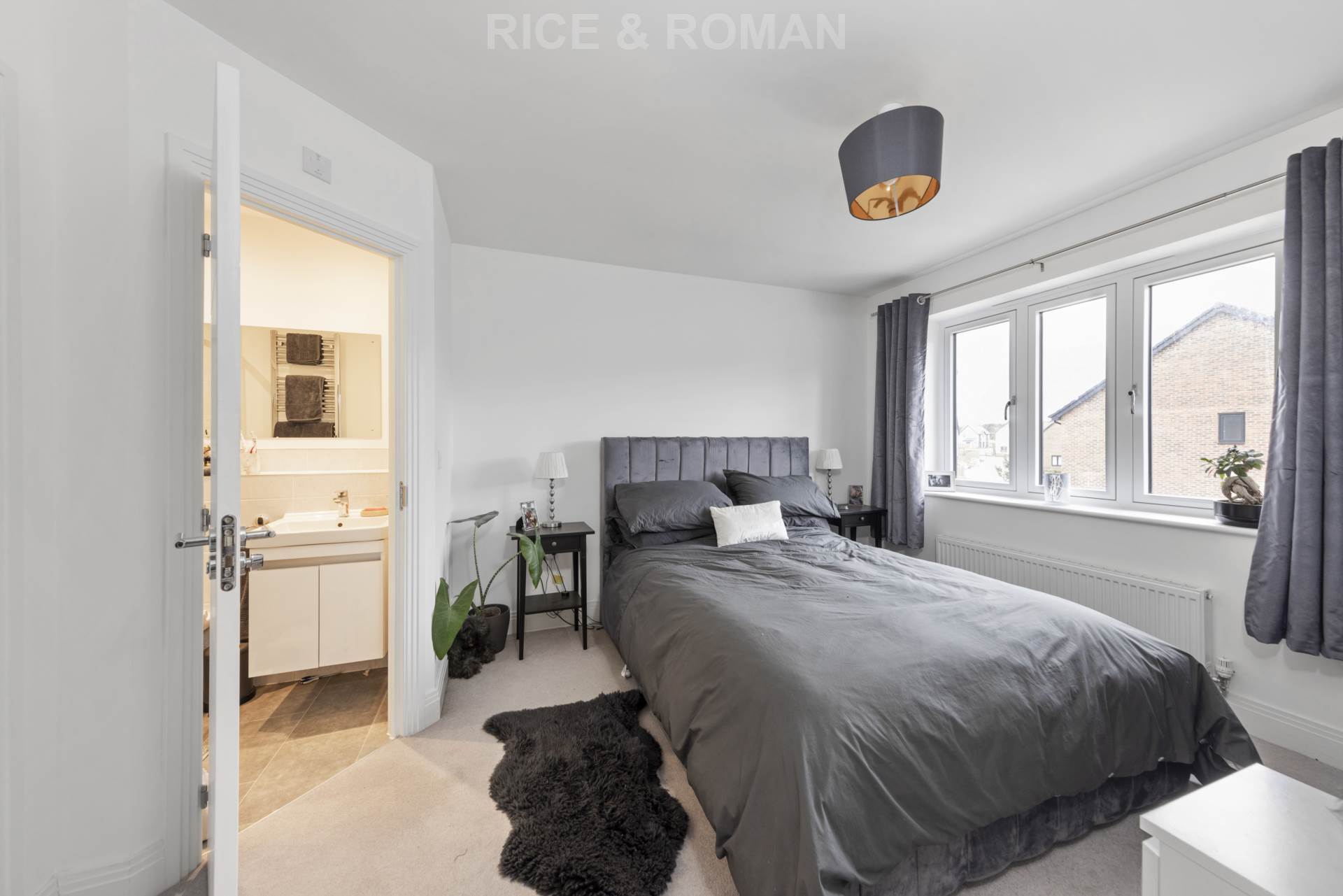 Additional Property Image 4 bedroom Detached for sale in Crowthorne 17