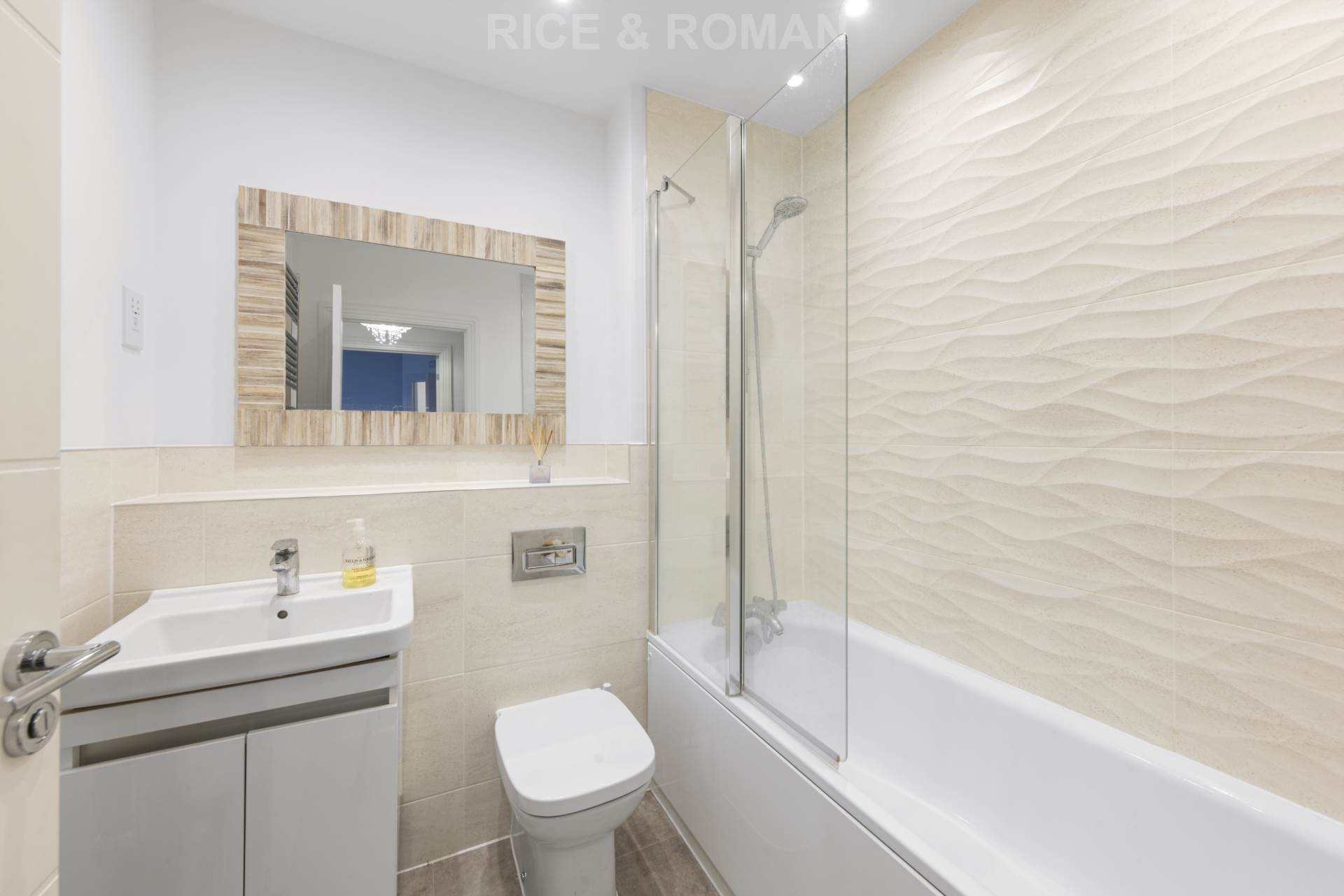 Additional Property Image 4 bedroom Detached for sale in Crowthorne 20