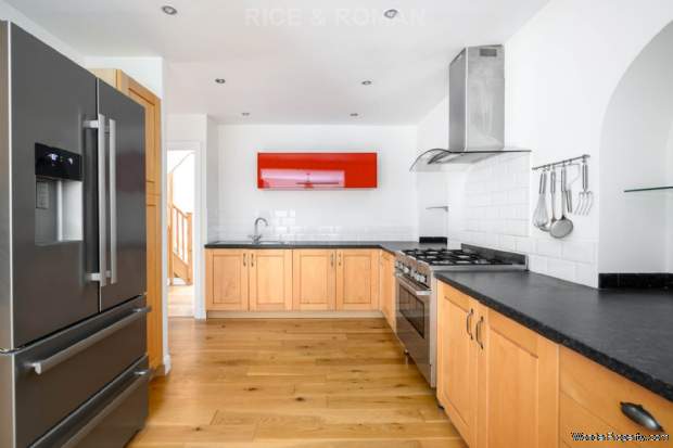 Additional Property Image 4 bedroom Semi Detached Bungalow for sale in West Byfleet 6