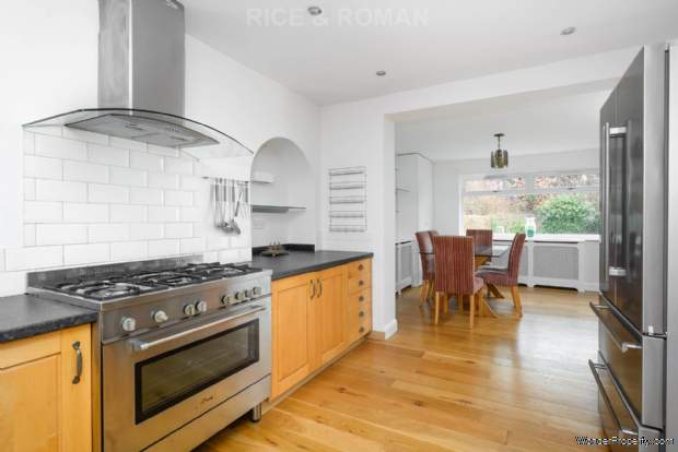 Additional Property Image 4 bedroom Semi Detached Bungalow for sale in West Byfleet 13