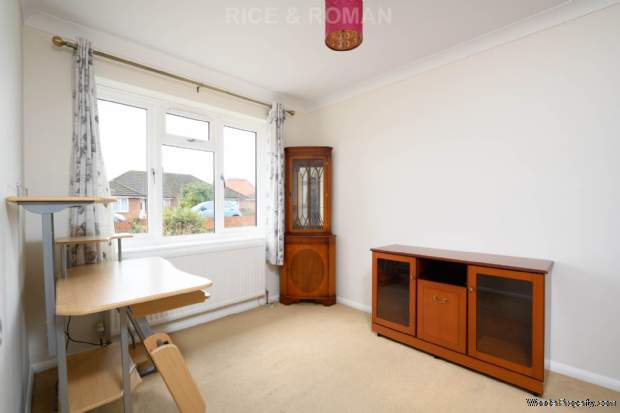 Additional Property Image 4 bedroom Semi Detached Bungalow for sale in West Byfleet 15