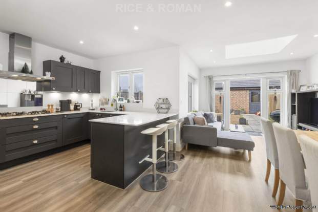 Additional Property Image 4 bedroom Detached for sale in Crowthorne 5