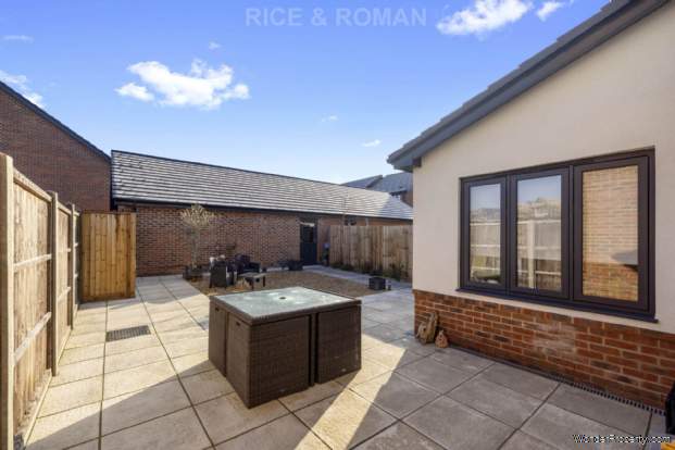 Additional Property Image 4 bedroom Detached for sale in Crowthorne 17