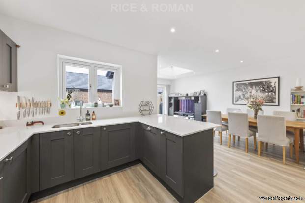 Additional Property Image 4 bedroom Detached for sale in Crowthorne 19