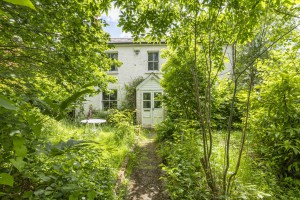 2 bedroom Detached for sale in Ascot