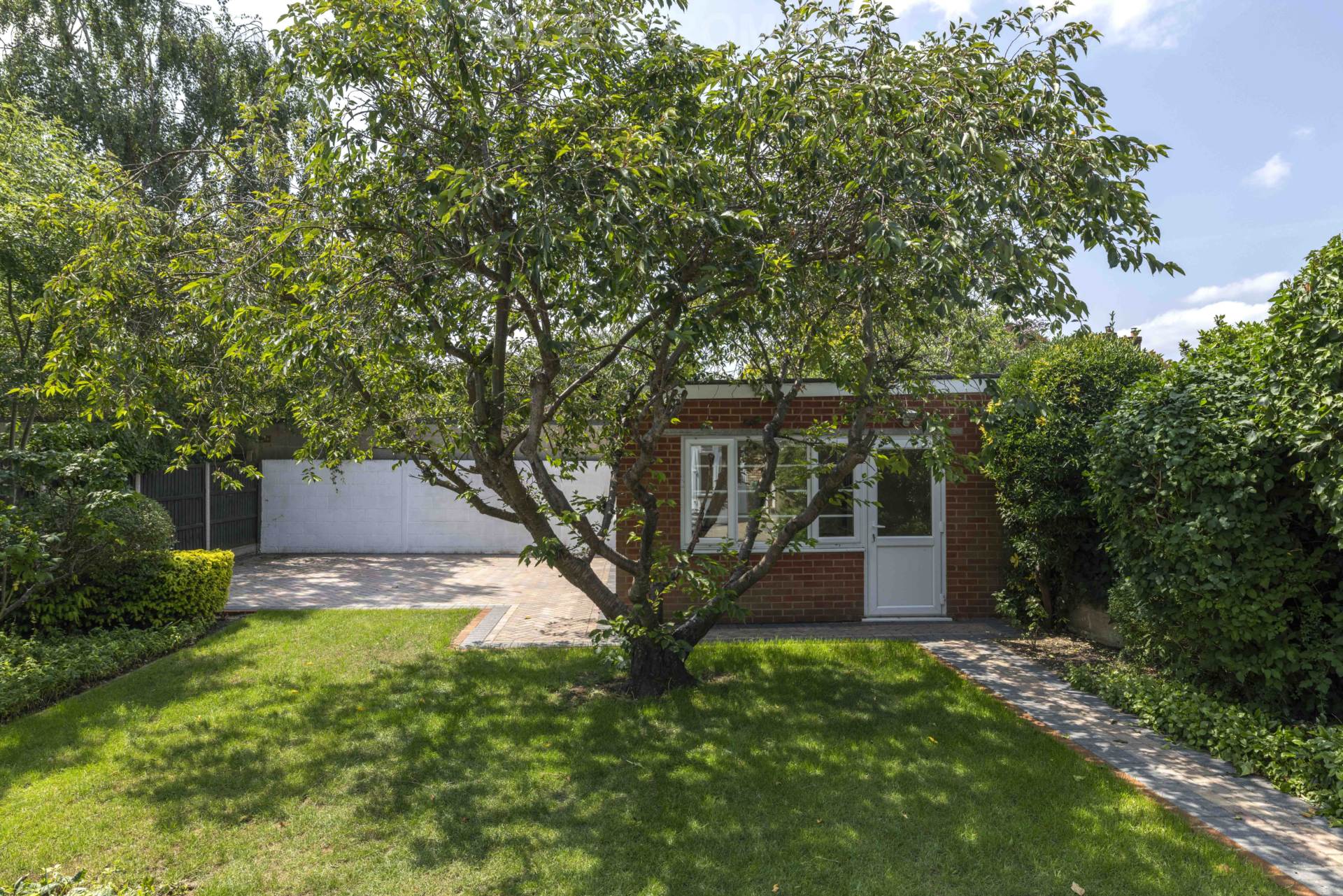 Additional Property Image 3 bedroom Semi Detached Bungalow for sale in Twickenham 3