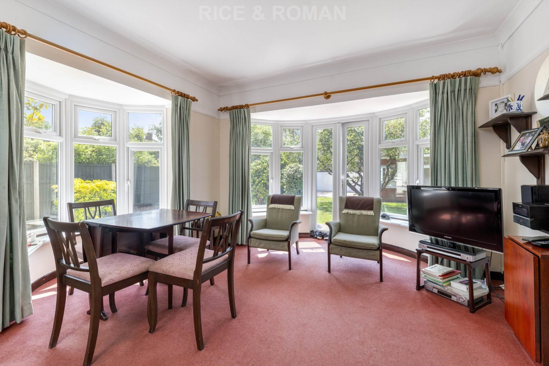 Additional Property Image 3 bedroom Semi Detached Bungalow for sale in Twickenham 4