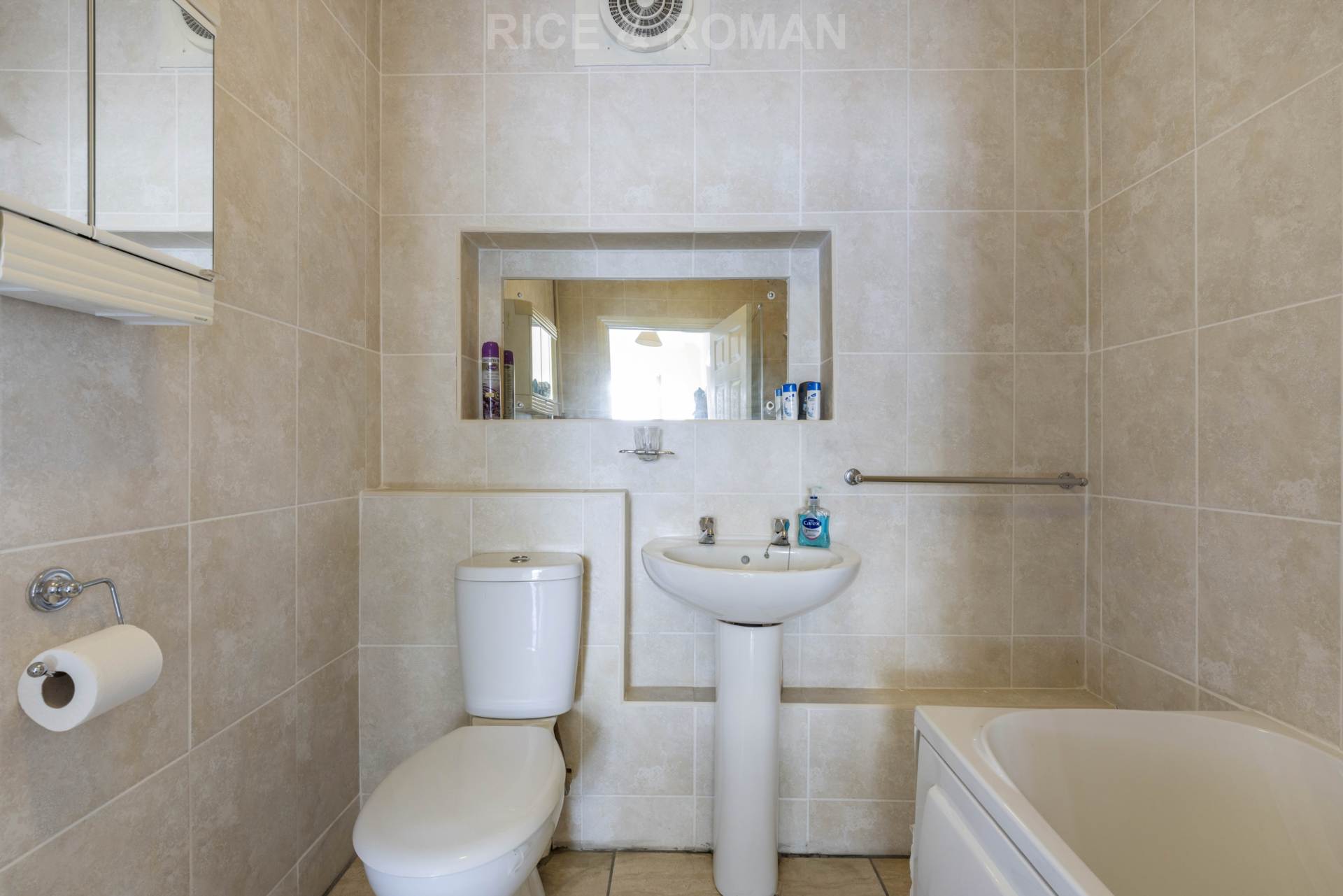 Additional Property Image 3 bedroom Semi Detached Bungalow for sale in Twickenham 7