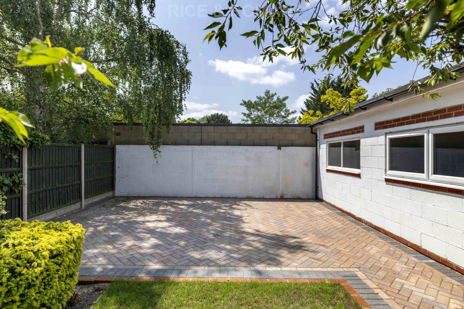 Additional Property Image 3 bedroom Semi Detached Bungalow for sale in Twickenham 16
