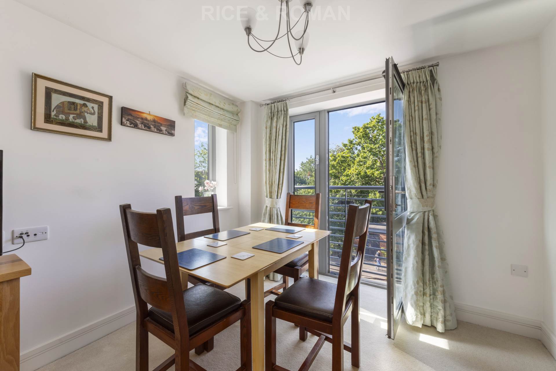 Additional Property Image 2 bedroom Retirement Property for sale in Weybridge 4