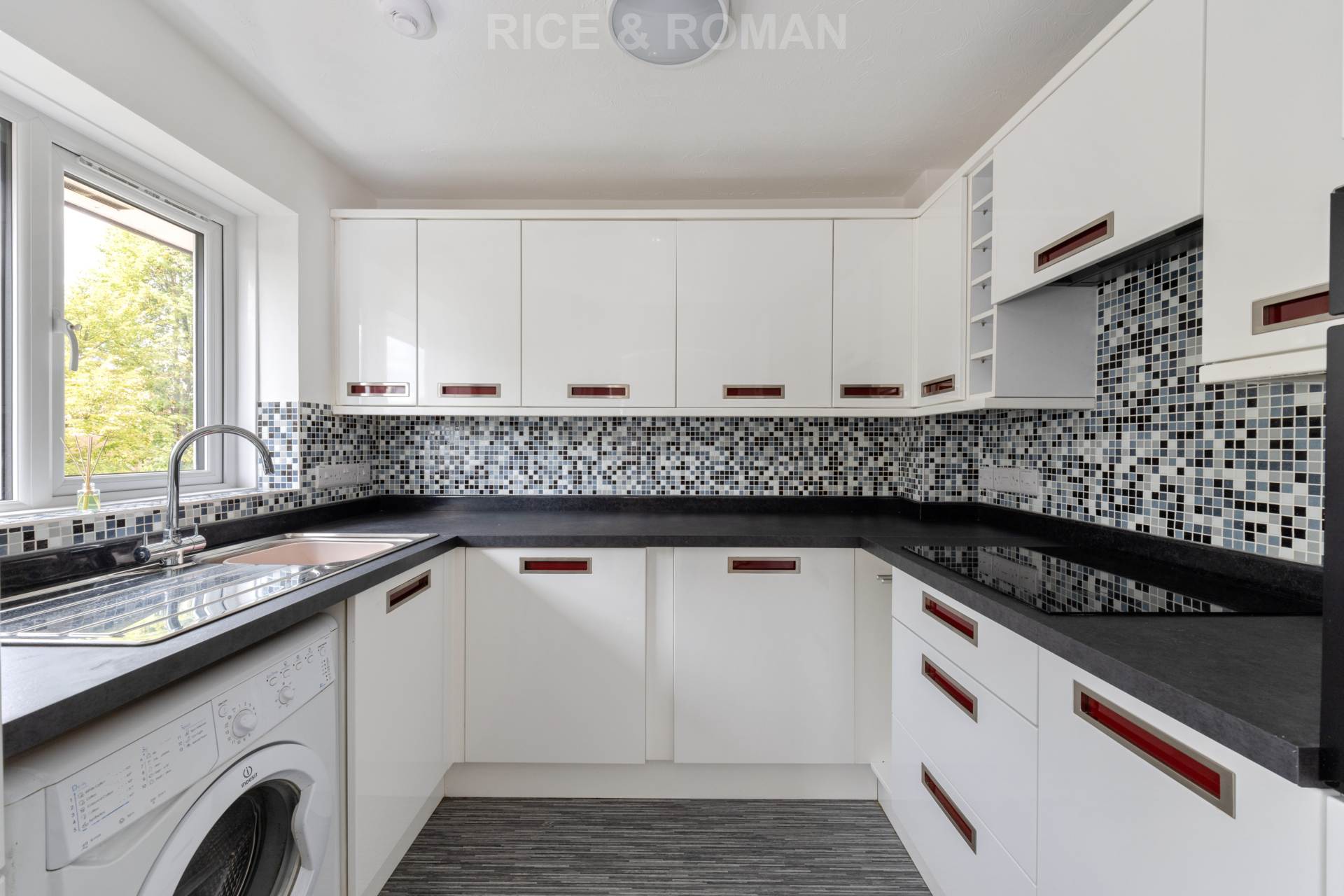 Additional Property Image 2 bedroom Apartment for sale in New Malden 5