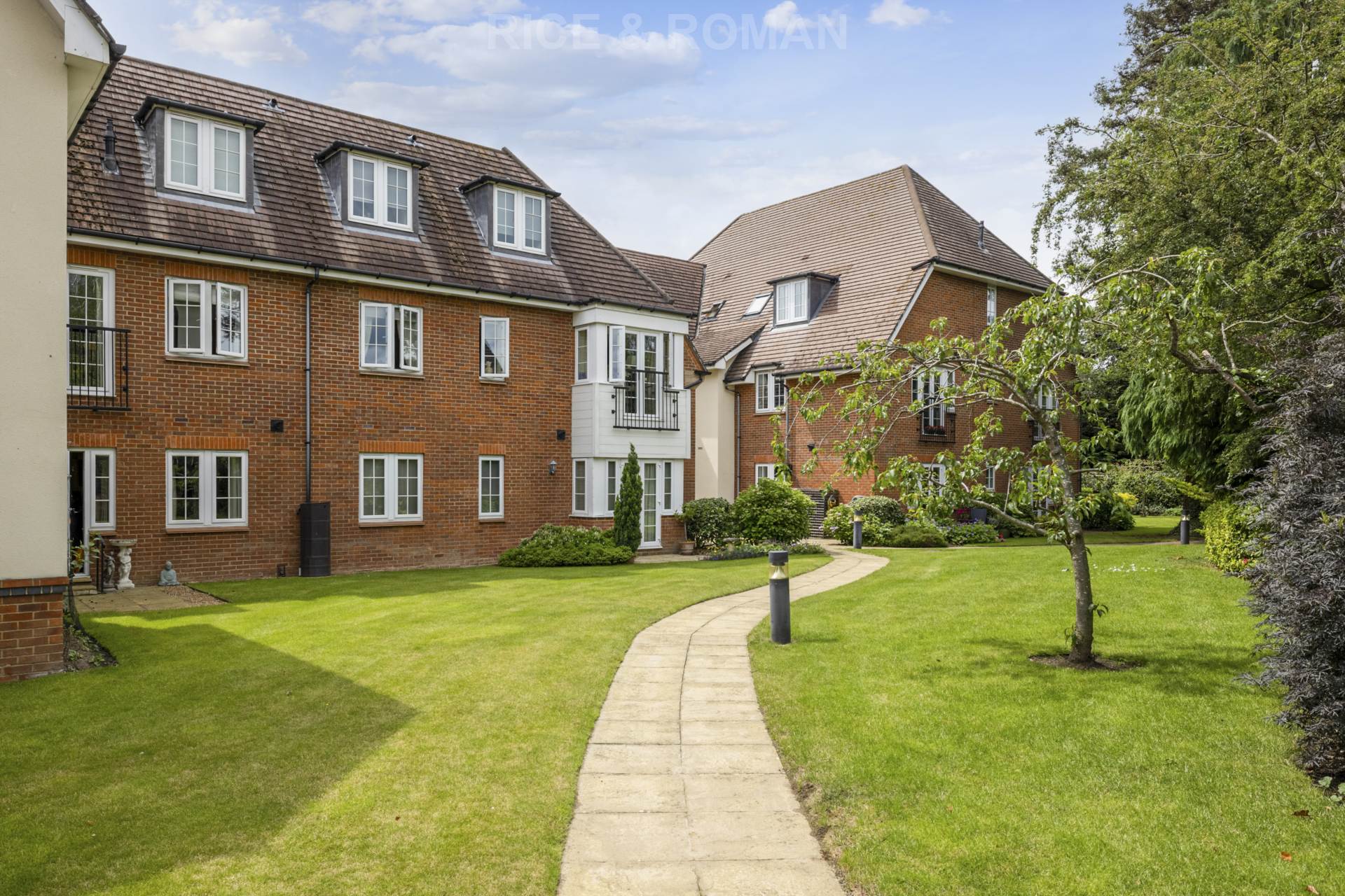 Additional Property Image 2 bedroom Retirement Property for sale in Cobham 13
