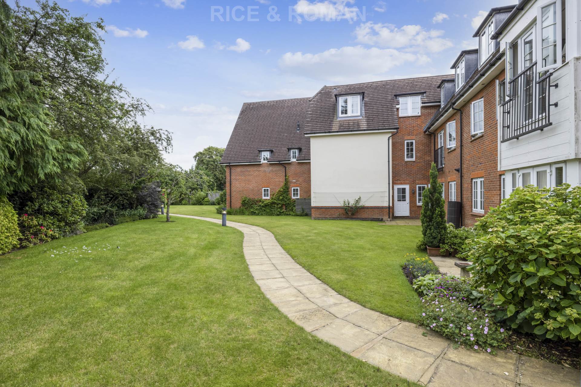 Additional Property Image 2 bedroom Retirement Property for sale in Cobham 14