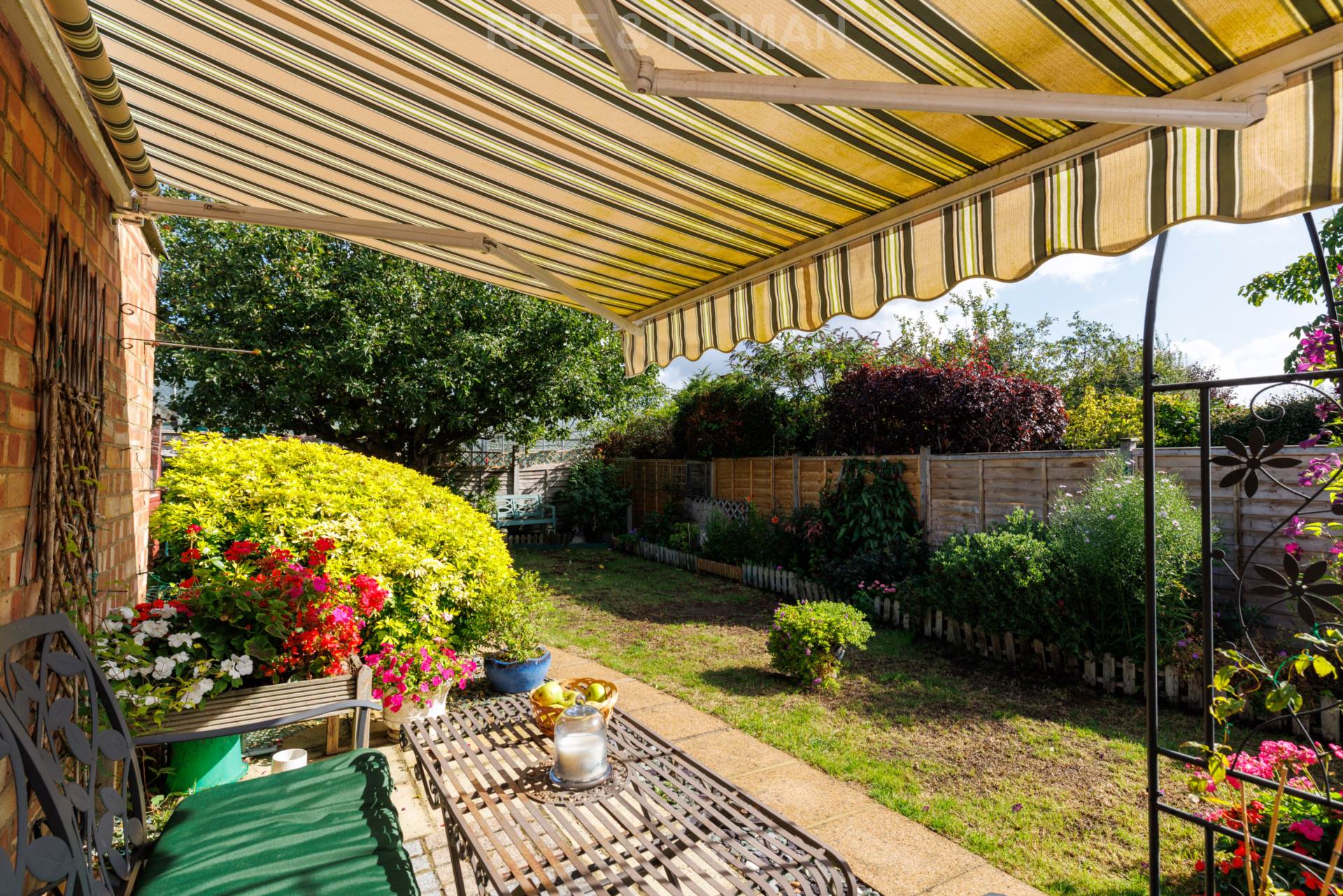 Additional Property Image 2 bedroom Semi Detached Bungalow for sale in Egham 15