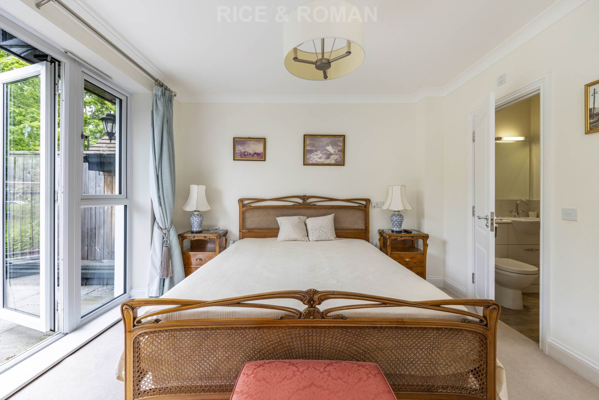 Additional Property Image 3 bedroom Terraced for sale in Leatherhead 11