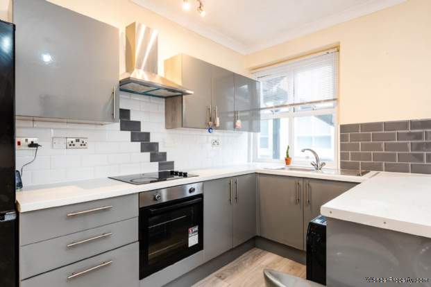 Additional Property Image 1 bedroom Flat for sale in Worthing 5