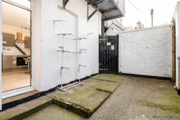 Additional Property Image 1 bedroom Flat for sale in Worthing 8