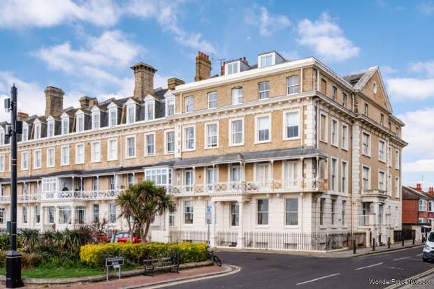 Additional Property Image 2 bedroom Flat for sale in Worthing 9