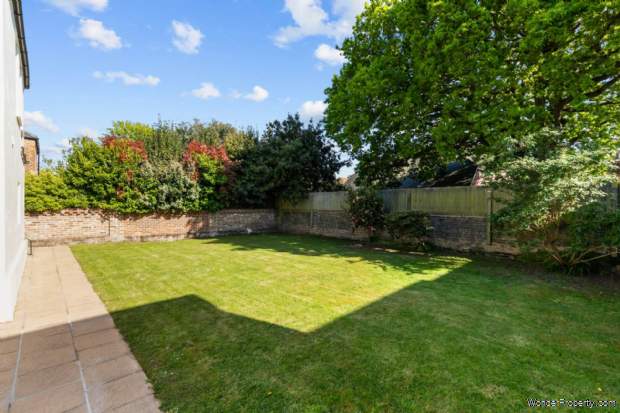 Additional Property Image 5 bedroom Detached for sale in Worthing 18