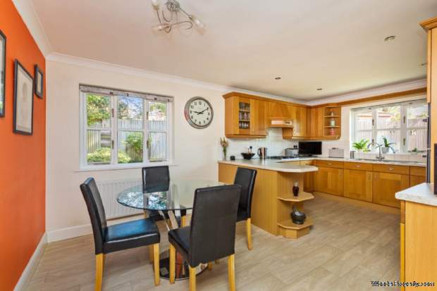 Additional Property Image 5 bedroom Detached for sale in Worthing 4