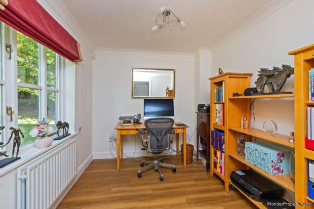 Additional Property Image 5 bedroom Detached for sale in Worthing 12