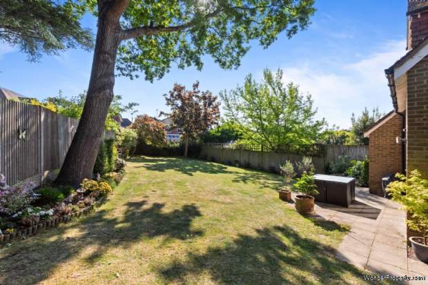 Additional Property Image 5 bedroom Detached for sale in Worthing 9