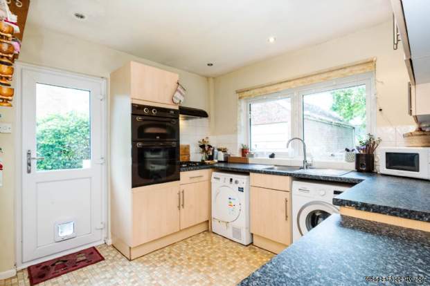 Additional Property Image 2 bedroom Detached Bungalow for sale in Worthing 4