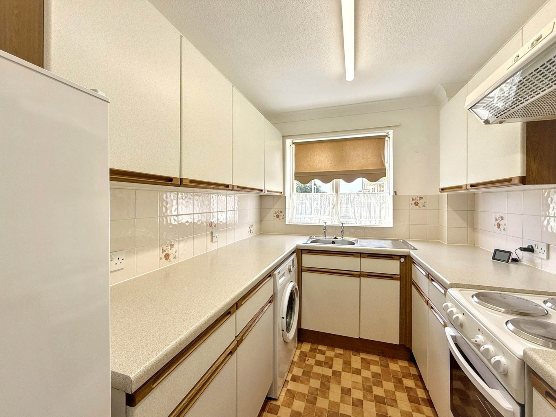 Additional Property Image 2 bedroom Flat for sale in Worthing 5