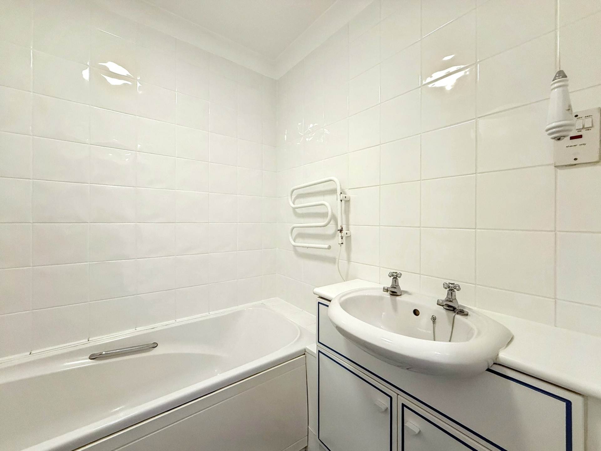 Additional Property Image 2 bedroom Flat for sale in Worthing 8