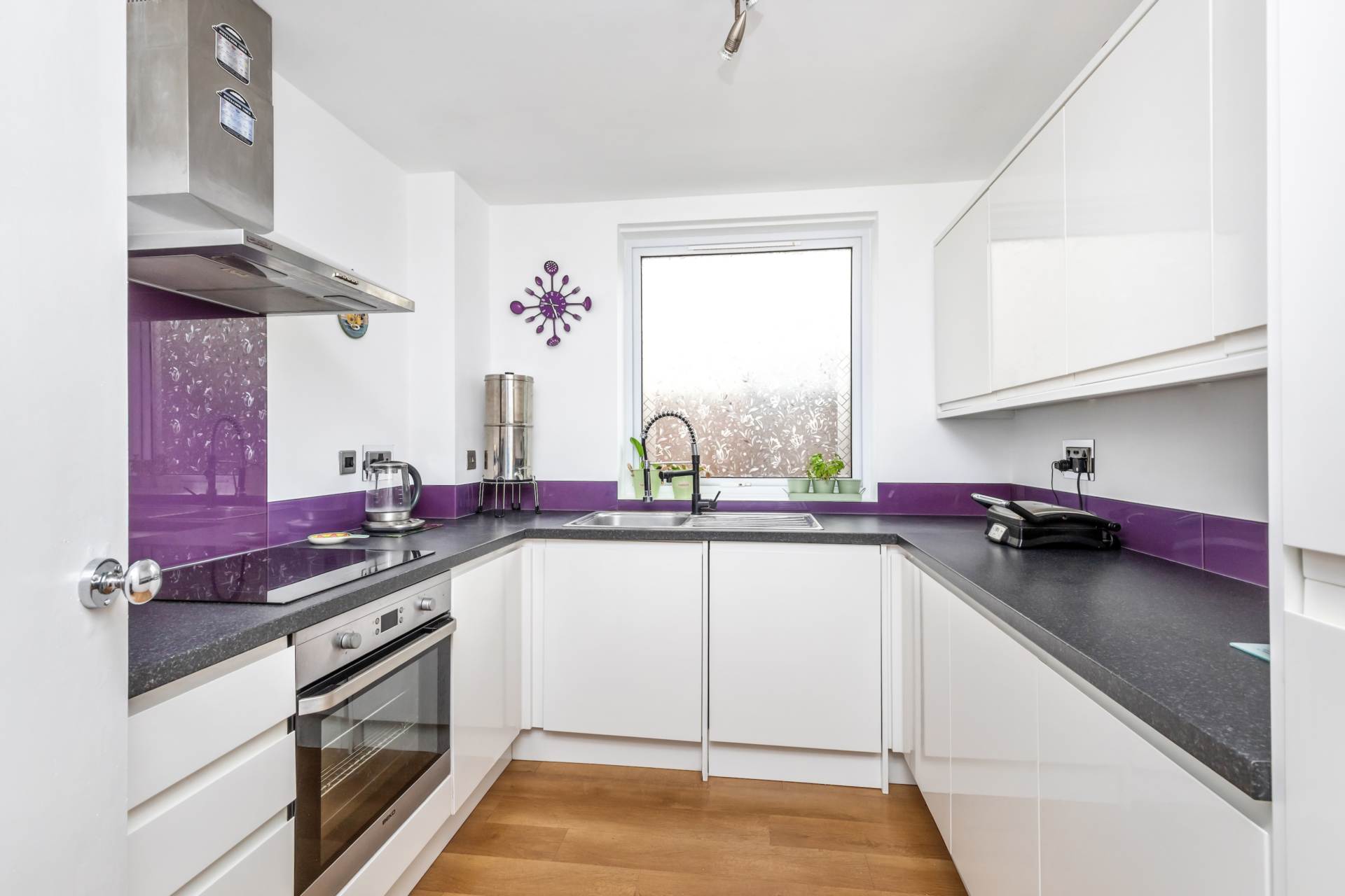 Additional Property Image 2 bedroom Flat for sale in Worthing 2