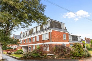 2 bedroom Flat for sale in Worthing