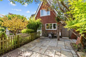 2 bedroom Semi Detached for sale in Pulborough