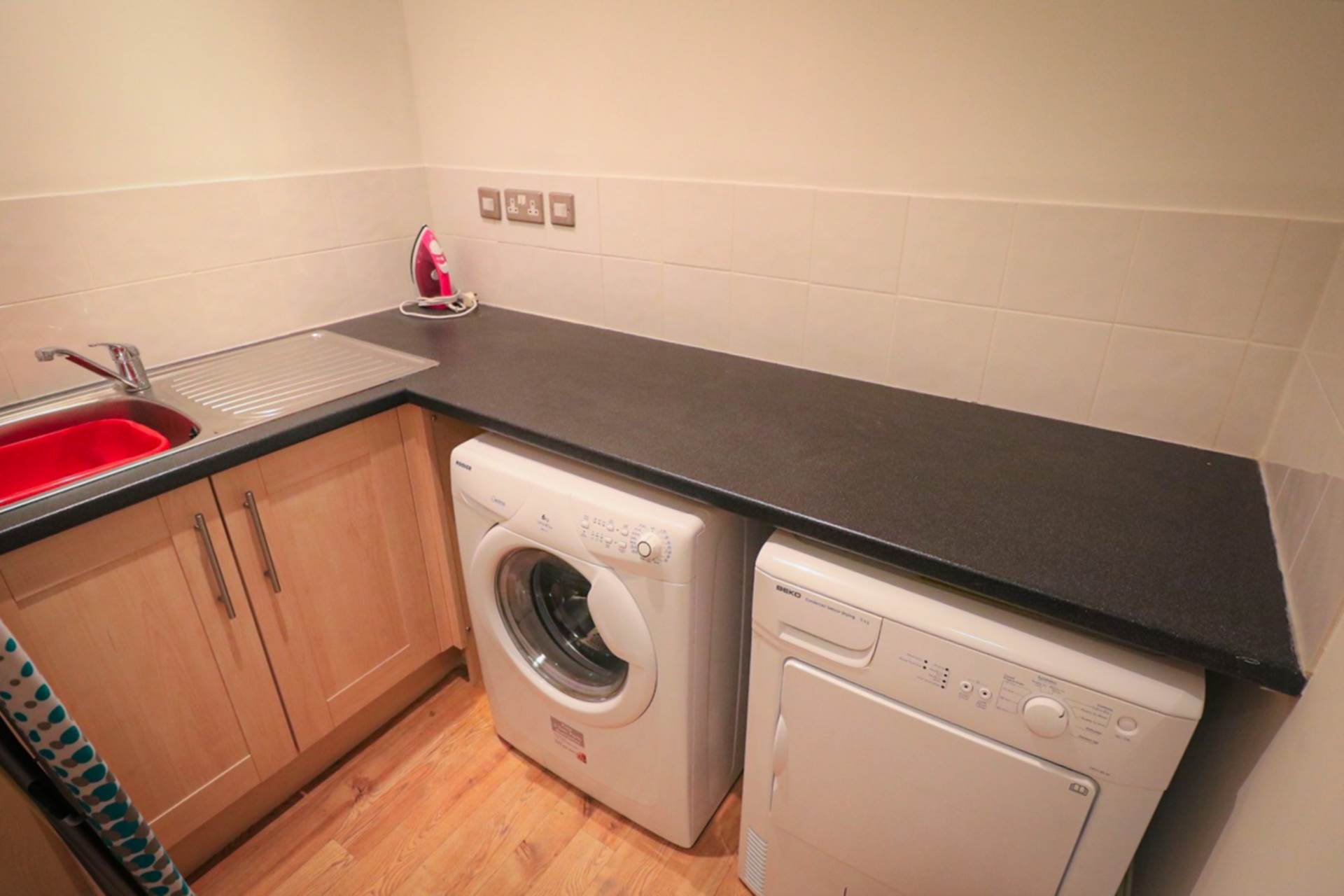 Additional Property Image 2 bedroom Apartment to rent in Southport 8