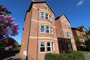 2 bedroom Apartment to rent in Southport