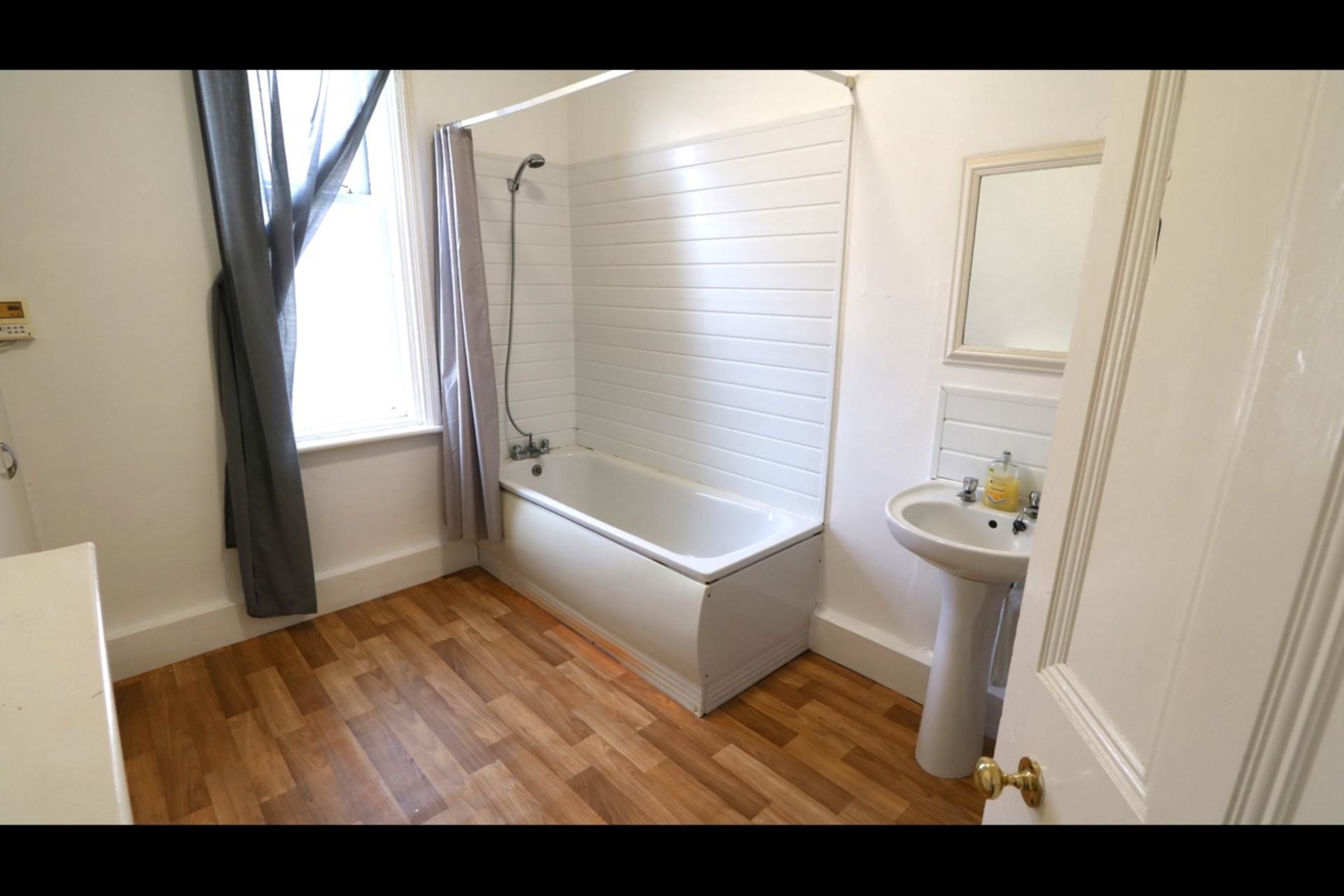 Additional Property Image 2 bedroom Apartment to rent in Southport 3