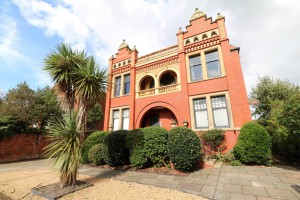2 bedroom Apartment to rent in Southport