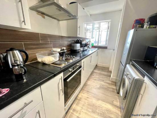 Additional Property Image 2 bedroom Flat for sale in Croydon 2