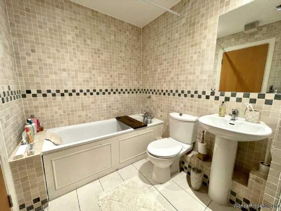 Additional Property Image 2 bedroom Flat for sale in South Croydon 9