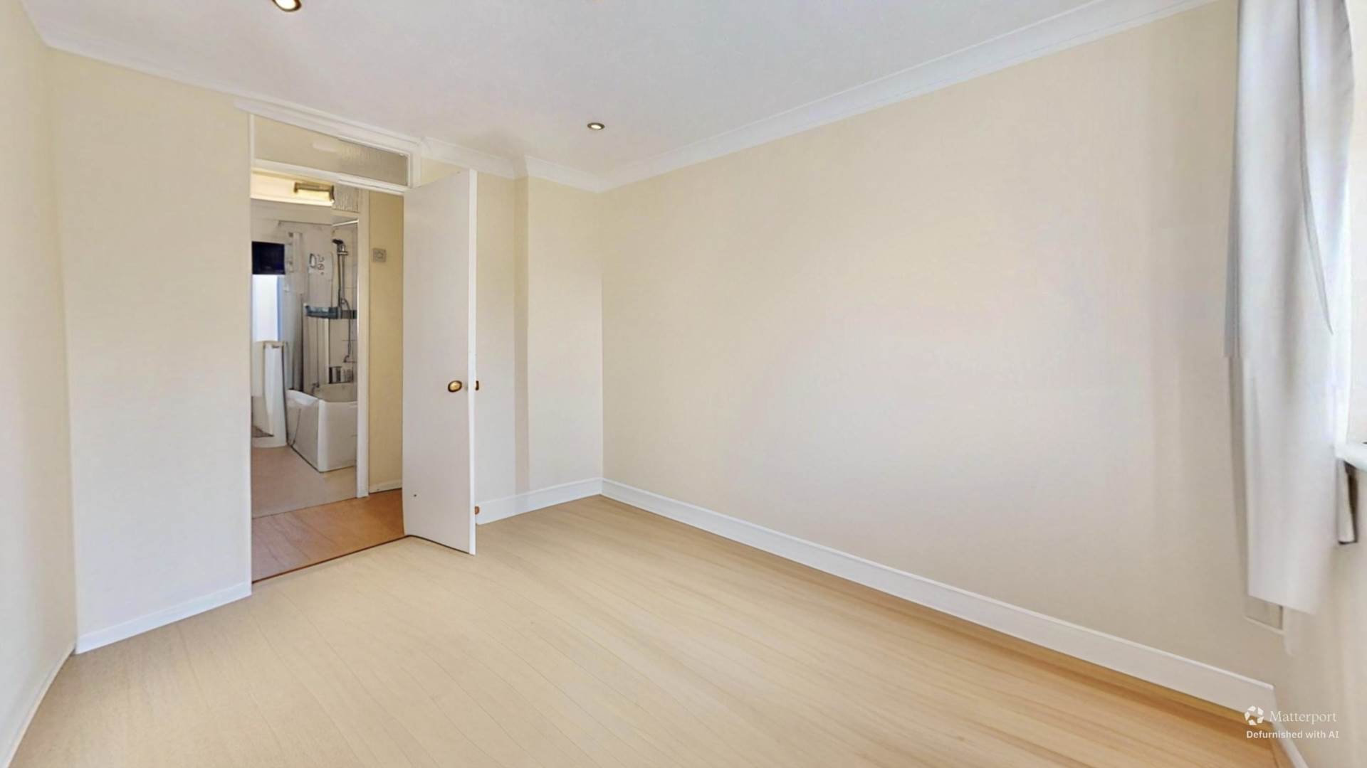 Additional Property Image 1 bedroom Flat to rent in Hampton 2