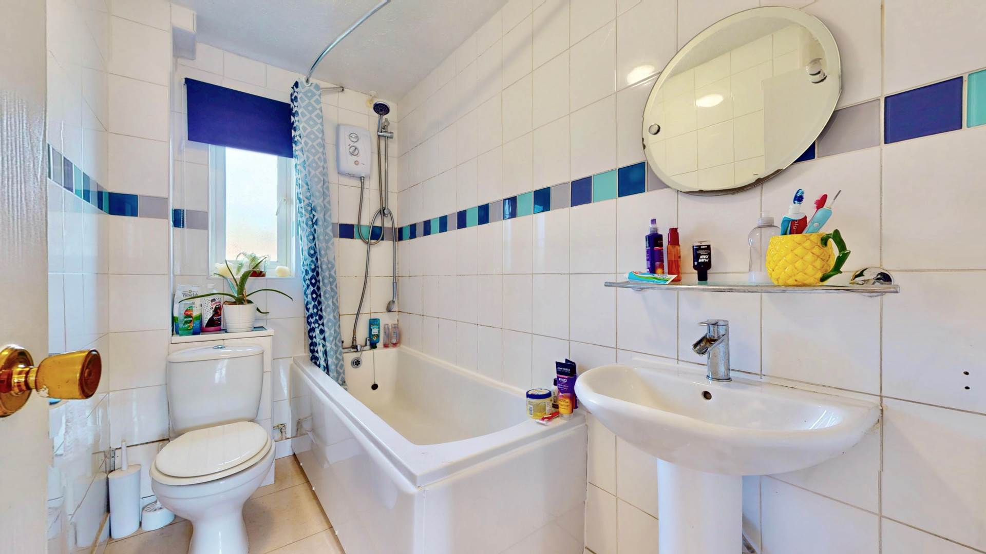 Additional Property Image 1 bedroom Flat to rent in Hampton 8
