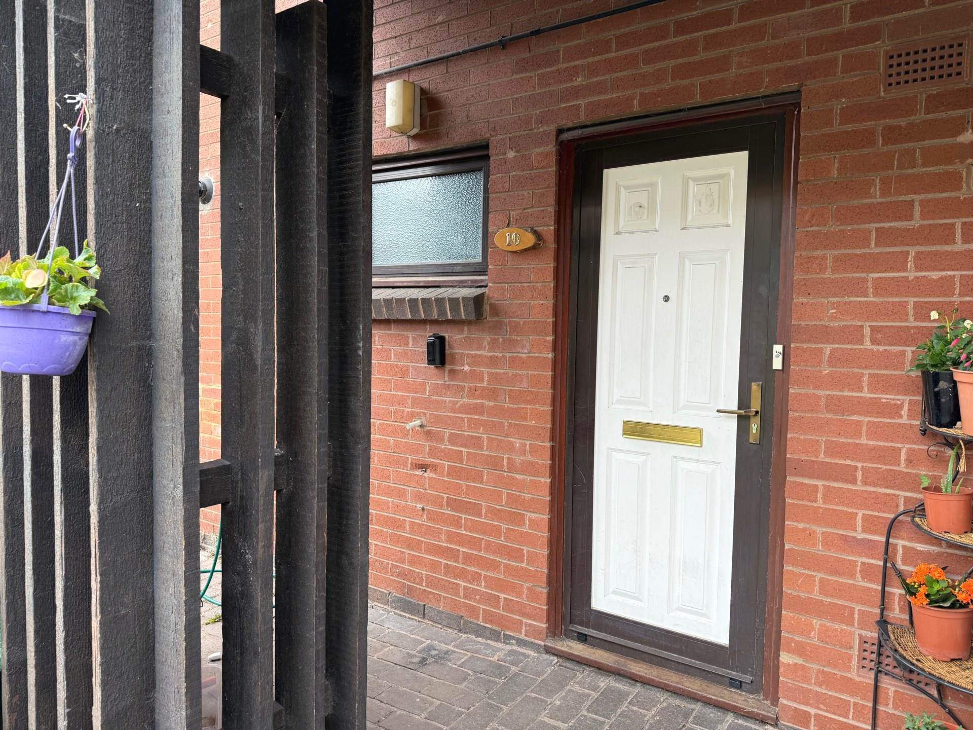 2 bedroom House to rent in Leicester