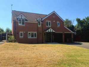 4 bedroom Detached to rent in Leicester
