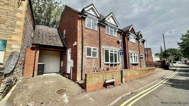 3 bedroom Detached for sale in Wellingborough