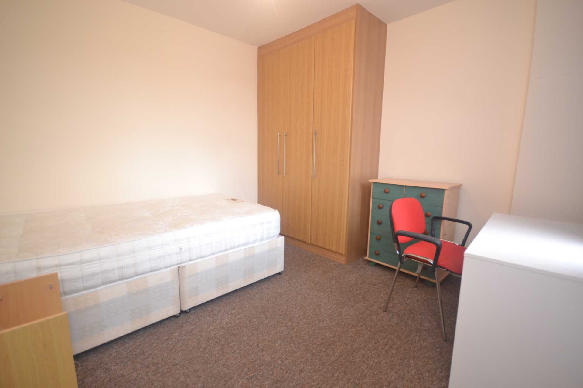 Additional Property Image 4 bedroom Terraced to rent in Reading 4